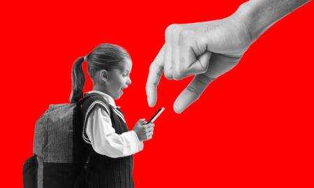 New Zealand Schools Take Bold Step: Phones Banned! But Will it Work?